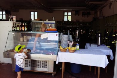 Juni 2019: Kuchenbuffet am Adlbergermarkt